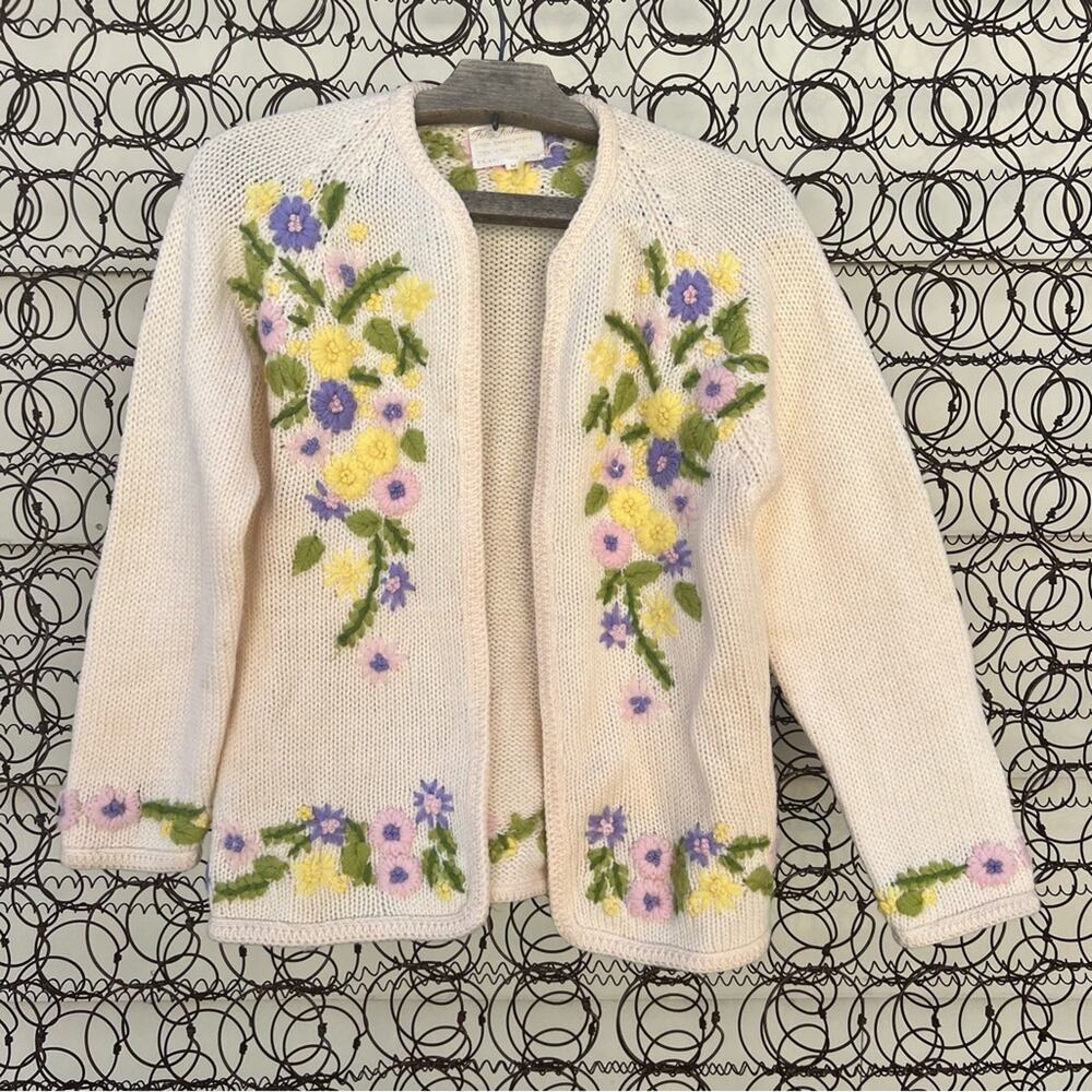 Vintage 60s embroidered floral 3D wool knit cardigan sweater cream purple green